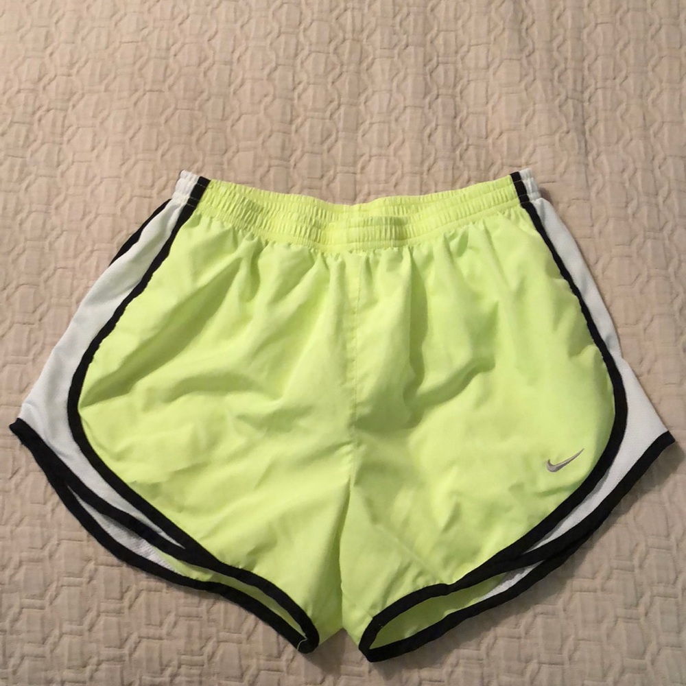 Nike women’s tempo shorts